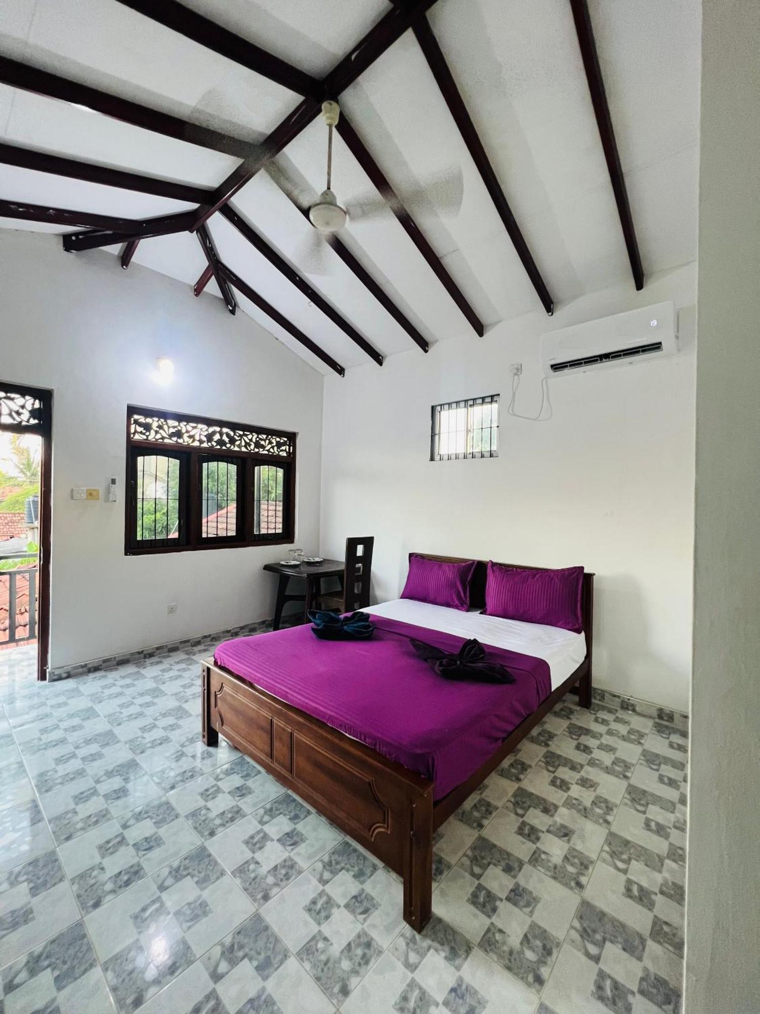 Honey Beach Hostel Negombo Eksteriør bilde