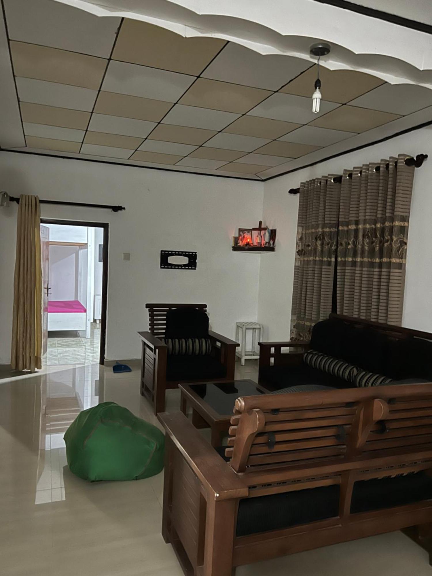 Honey Beach Hostel Negombo Eksteriør bilde