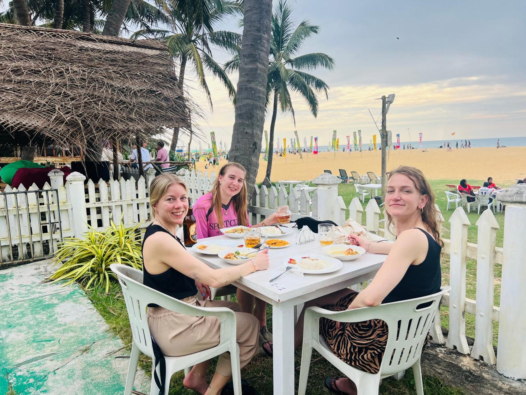 Honey Beach Hostel Negombo Eksteriør bilde